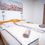 Hotel apartamentowy Pod Ubocou *