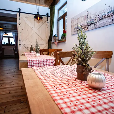 Pod Ubocou Lägenhetshotell