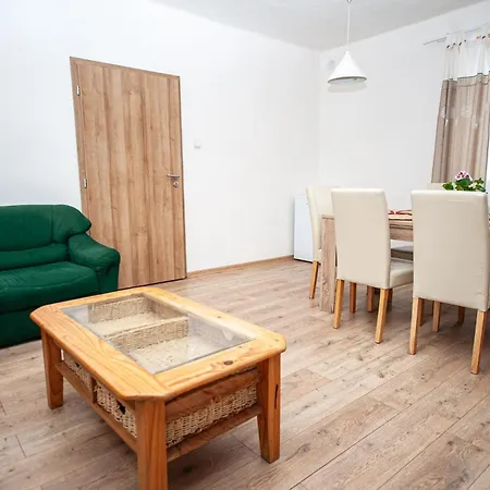 Pod Ubocou Aparthotel Valaska