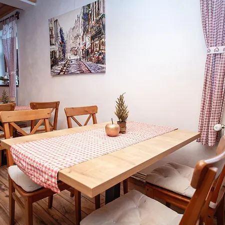 Pod Ubocou Lägenhetshotell Valaská