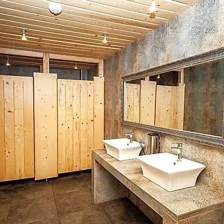 Pod Ubocou Hotel apartamentowy *